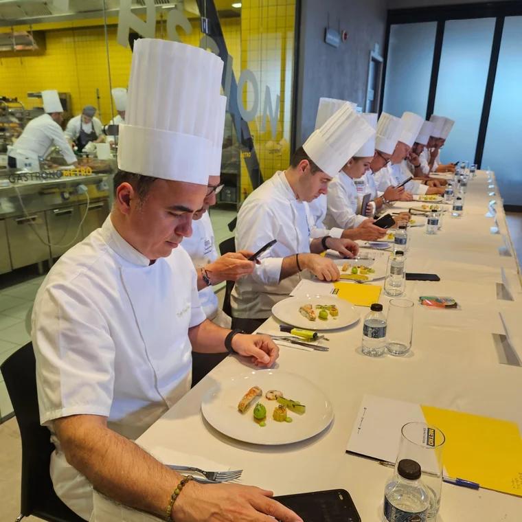 Profesyonel mutfakta uygulamalı gastronomi çalışması